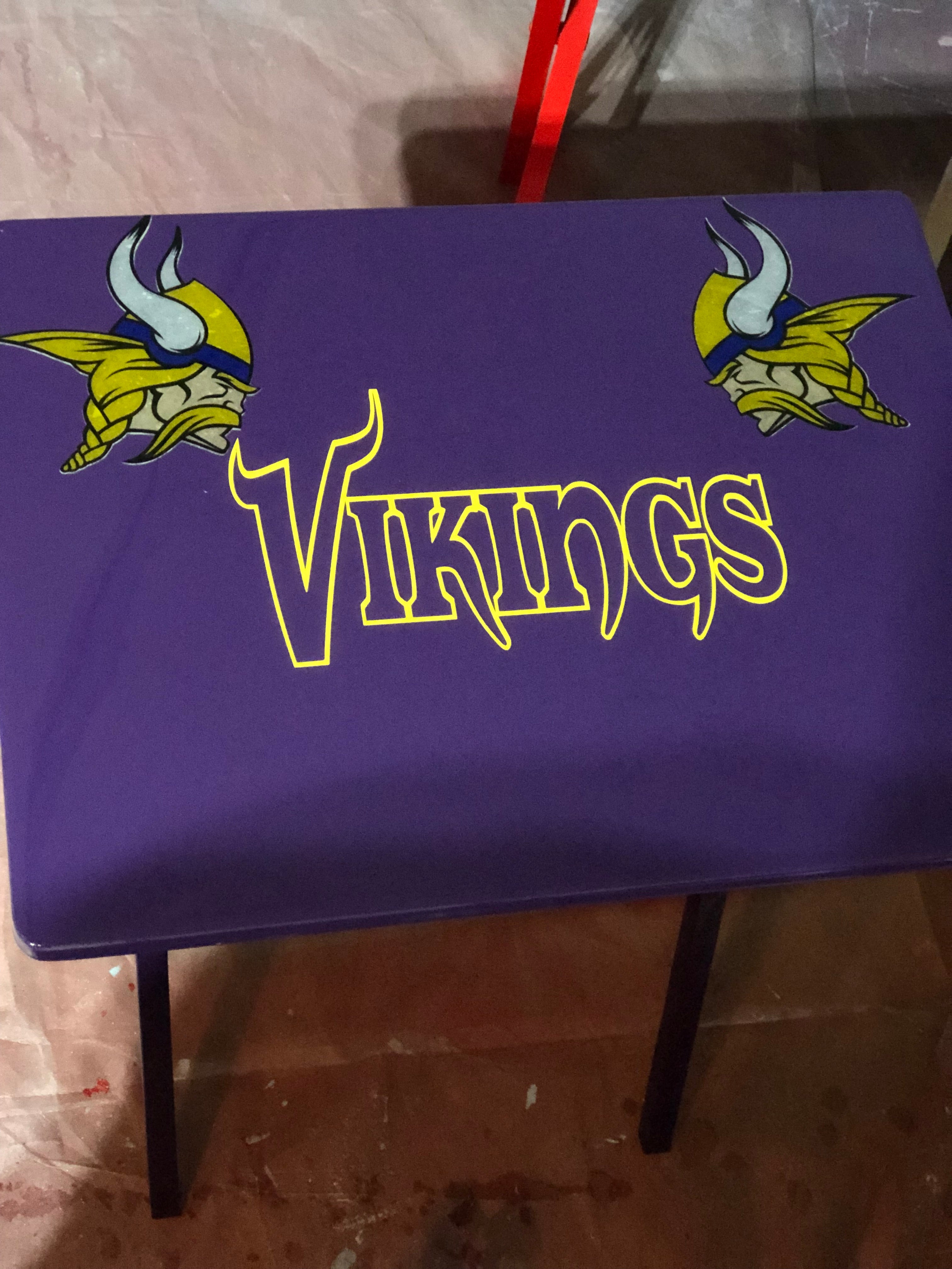 Vikings folding tv tray table